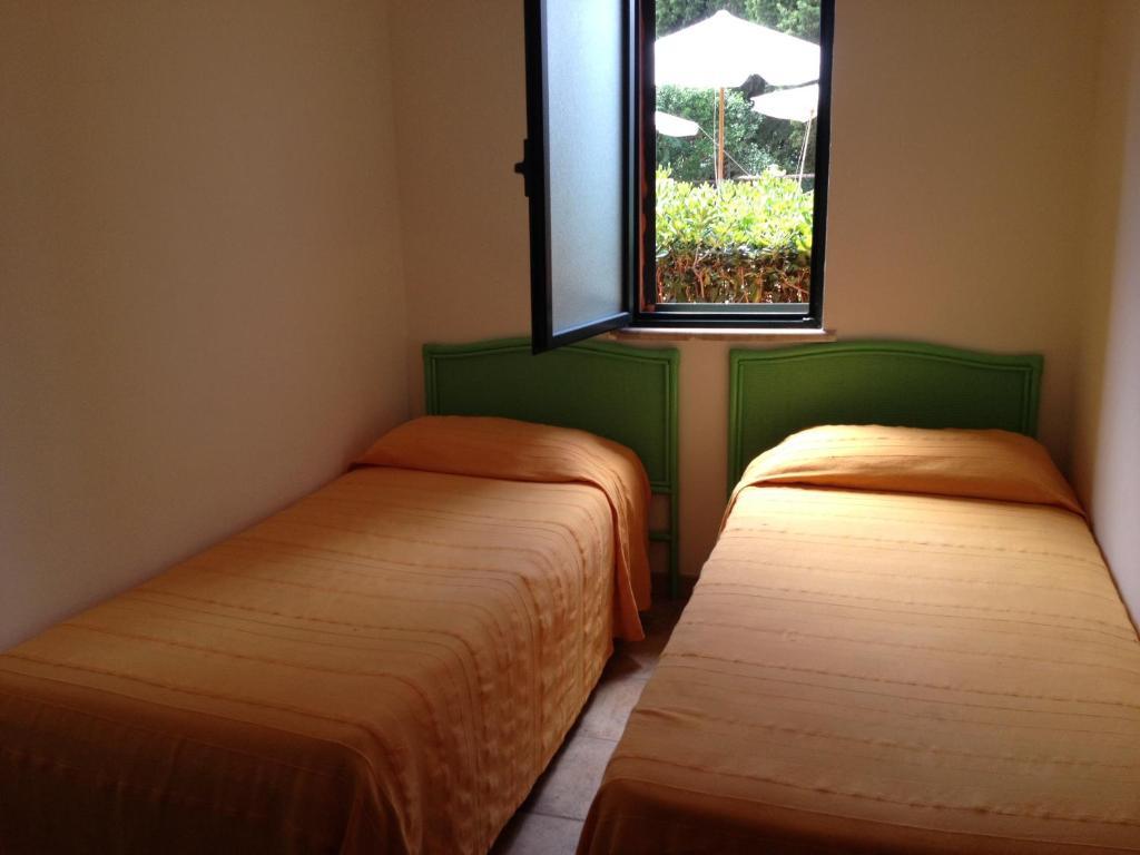 سانتا دومينيكا Agriturismo Ruralia الغرفة الصورة